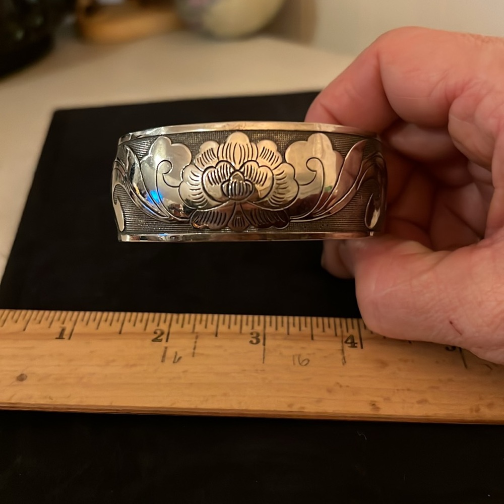 Antique stamped Chinese import sterling silver carved filigree cuff bracelet